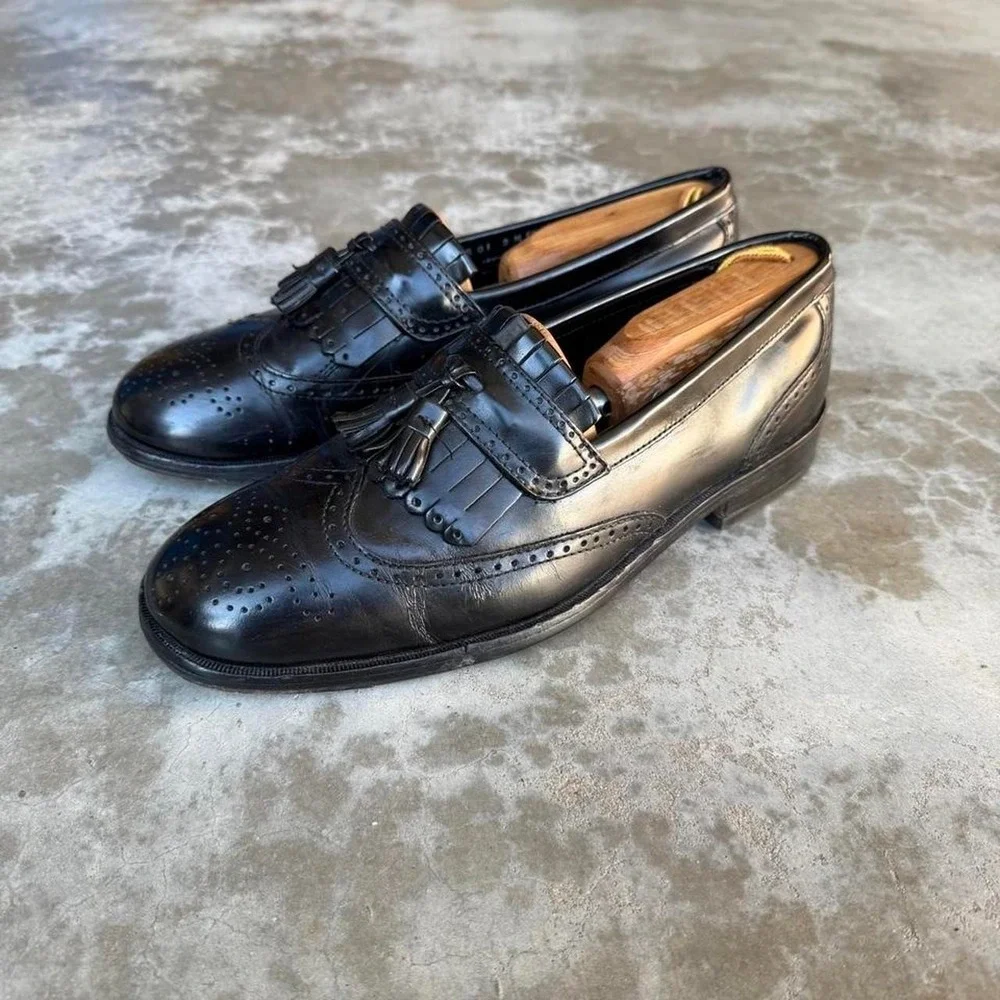 Vintage 90's Nunn Bush Shiny black leather wing tip tassel loafers dress shoes 9